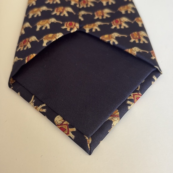 Jim Thompson Elephant Themed Made in Thailand Silk Tie - Picture 5 of 7